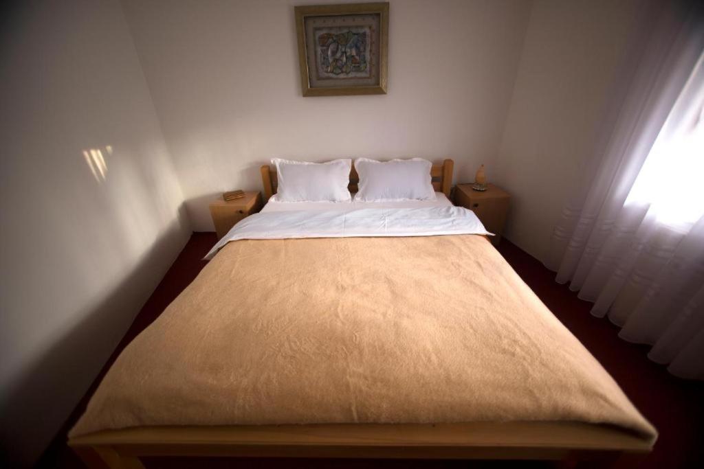 Hostel Bushati Призрен Екстериор снимка