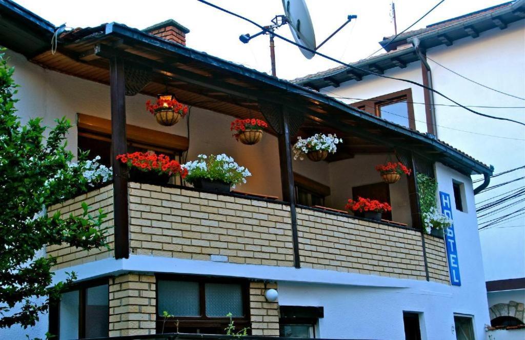 Hostel Bushati Призрен Екстериор снимка