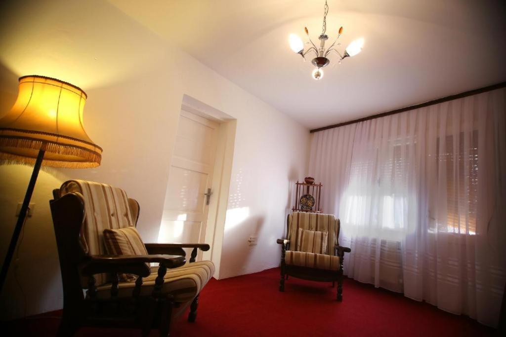 Hostel Bushati Призрен Екстериор снимка