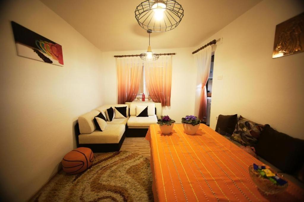 Hostel Bushati Призрен Екстериор снимка