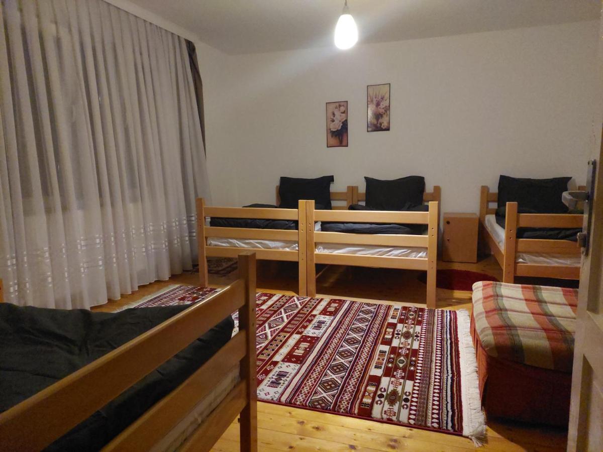 Hostel Bushati Призрен Екстериор снимка