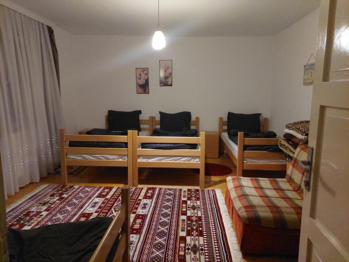 Hostel Bushati Призрен Екстериор снимка